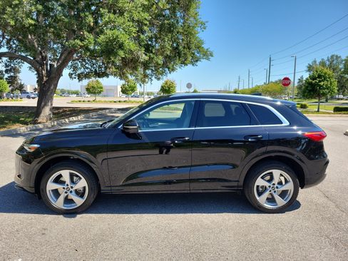Certified 2025 Audi Q5 Premium w/ Premium Plus AWD/4WD image 7