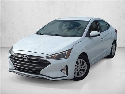 Used 2020 Hyundai Elantra SE w/ Cargo Package (C1)