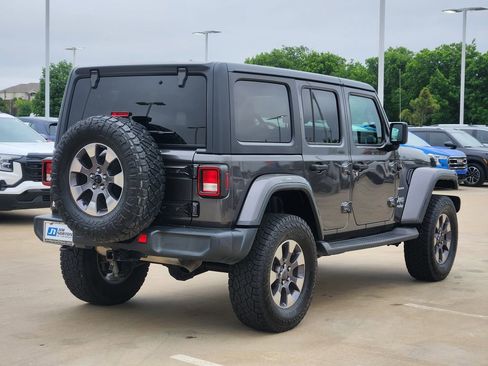 Used 2018 Jeep Wrangler Unlimited Sahara w/ Cold Weather Group AWD/4WD image 7