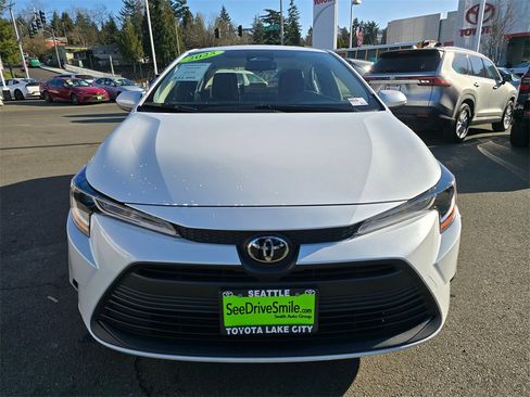 Certified 2025 Toyota Corolla LE image 2