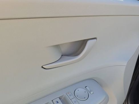 Used 2024 Hyundai Kona SEL FWD image 18