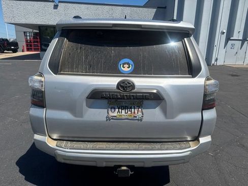 Used 2024 Toyota 4Runner TRD Off-Road Premium w/ Moonroof Package AWD/4WD image 8