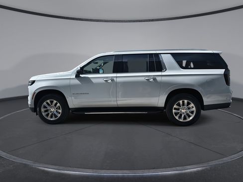 New 2026 Chevrolet Suburban Premier AWD/4WD image 5