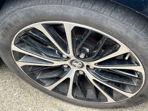 Used 2018 Toyota Camry SE w/ Moonroof Package image 15