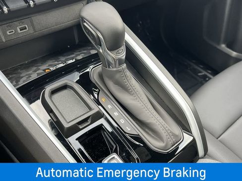 New 2024 Chevrolet Colorado LT w/ LT Convenience Package III image 17