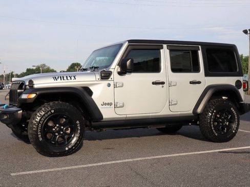 Used 2023 Jeep Wrangler Unlimited w/ Cold Weather Group AWD/4WD image 9
