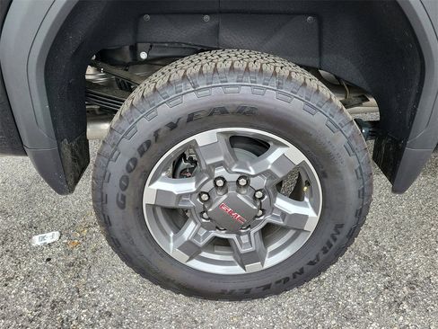 New 2025 GMC Sierra 3500 SLT w/ SLT Convenience Package image 5