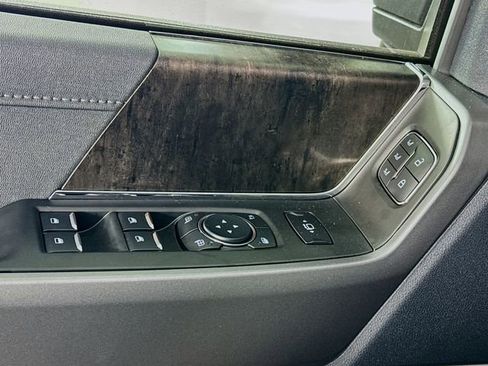 New 2026 Ford F250 Lariat w/ Black Appearance Package image 18