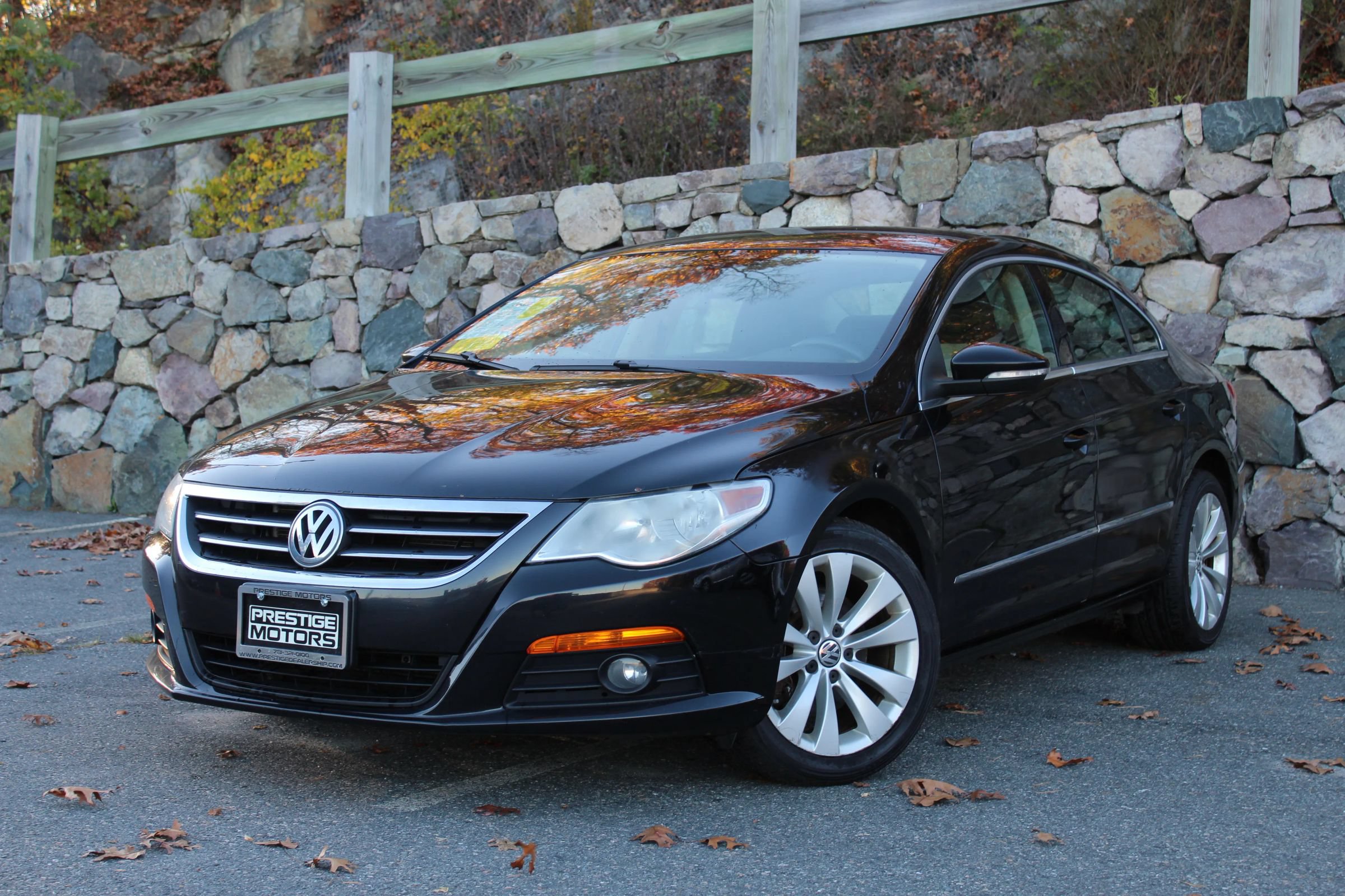 Used 2010 Volkswagen CC Sport FWD image 2