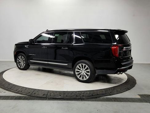 Used 2021 GMC Yukon XL Denali w/ Denali Premium Package image 5