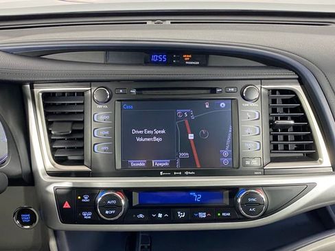 Used 2018 Toyota Highlander XLE image 17