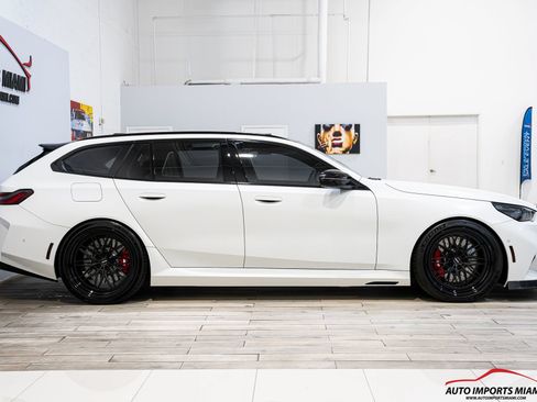 Used 2026 BMW M5 Touring AWD/4WD image 27