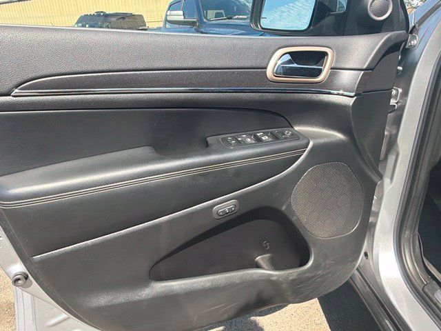 Used 2015 Jeep Grand Cherokee Limited AWD/4WD image 16