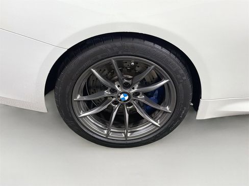 Used 2020 BMW M4 Convertible image 35
