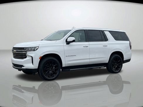 Used 2025 Chevrolet Suburban High Country AWD/4WD image 5