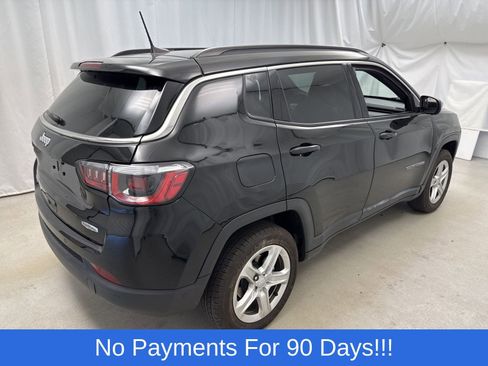 Used 2024 Jeep Compass Latitude w/ Sun and Sound Group AWD/4WD image 3