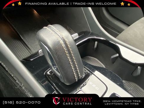 Used 2021 Volvo XC40 T5 R-Design w/ Advanced Package image 36