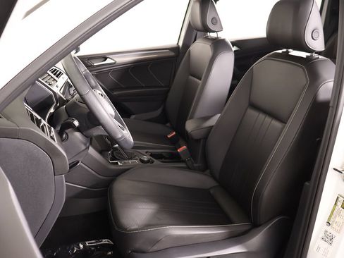 Used 2024 Volkswagen Tiguan SE R-Line AWD/4WD image 30