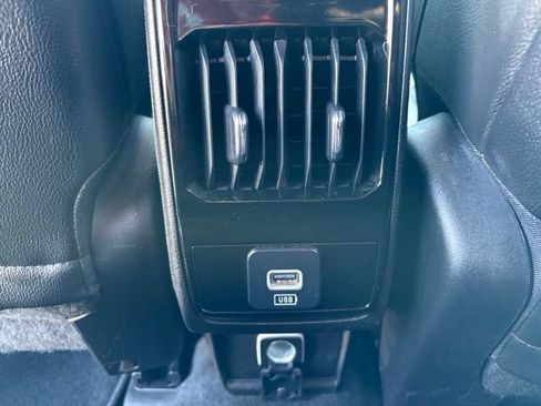 Used 2024 Jeep Compass Latitude AWD/4WD image 13