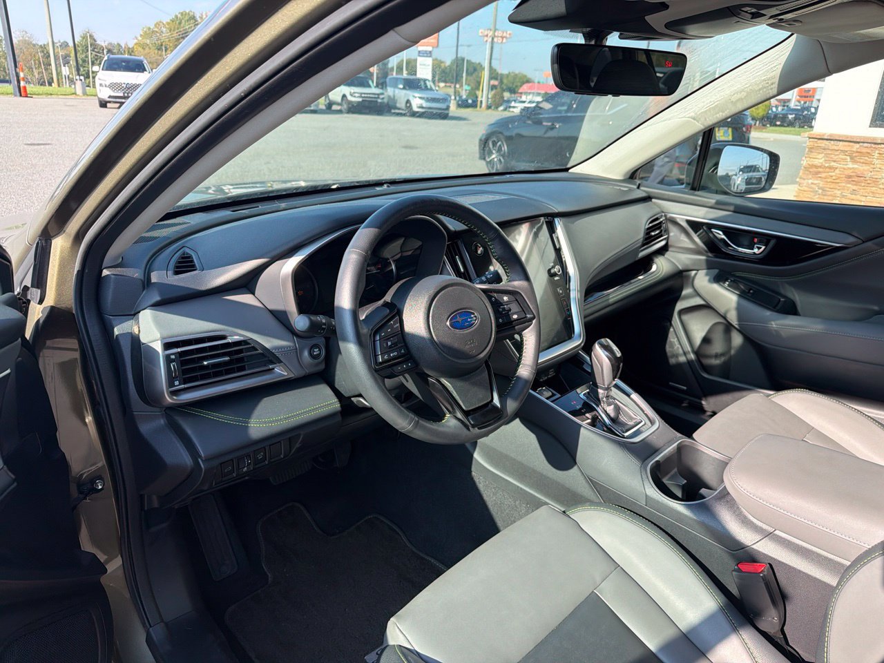 Used 2025 Subaru Outback Onyx Edition AWD/4WD image 4