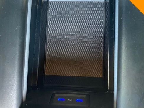 Used 2022 Mercedes-Benz SL 55 AMG 4MATIC w/ Driver Assistance Package image 55