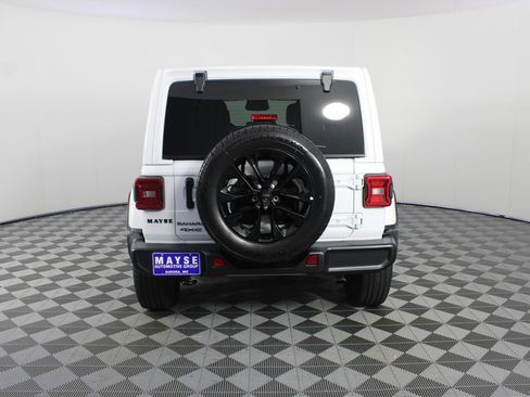 Used 2025 Jeep Wrangler Unlimited Sahara AWD/4WD image 22
