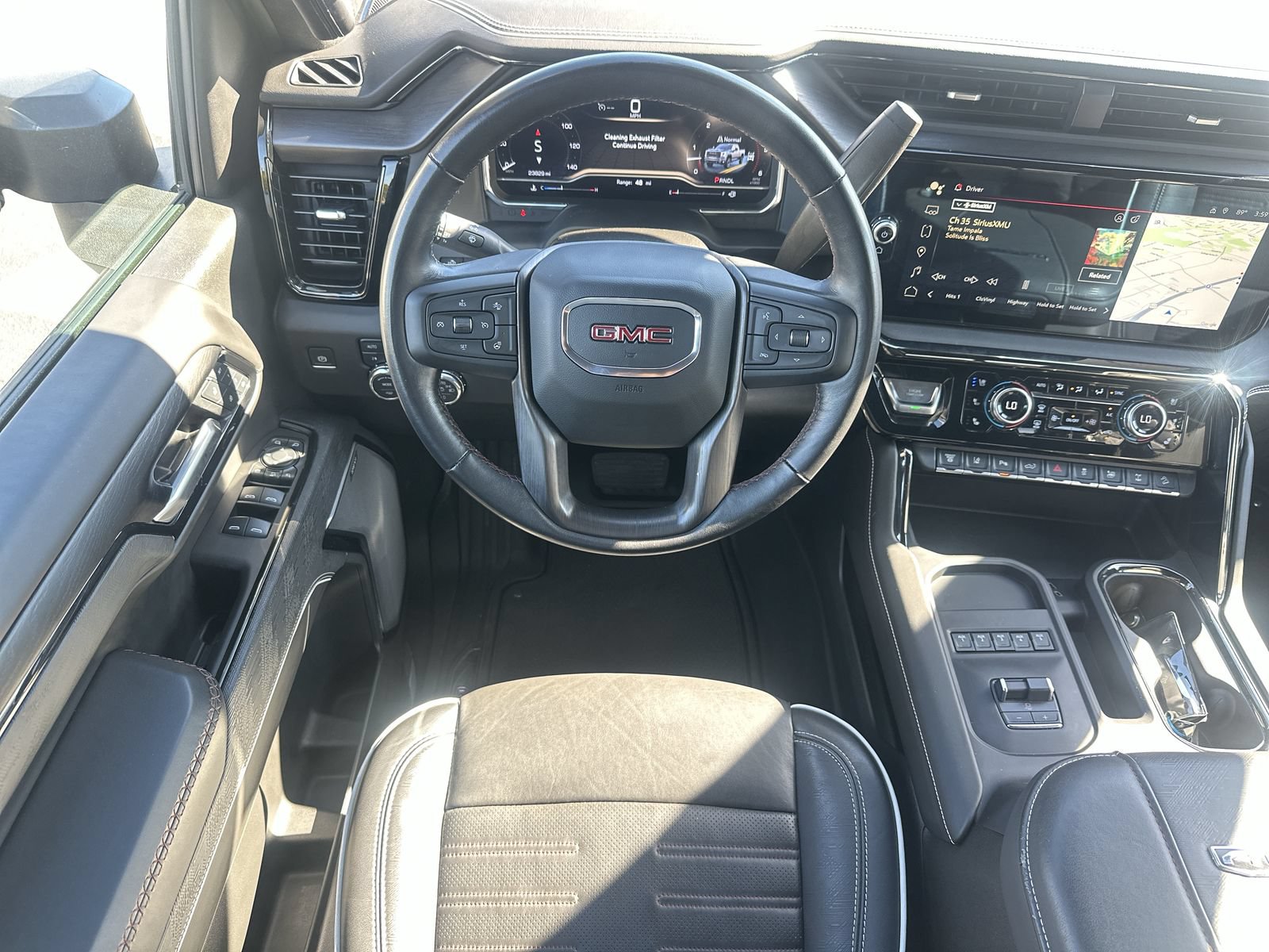 Used 2025 GMC Sierra 2500 AT4X AWD/4WD image 17