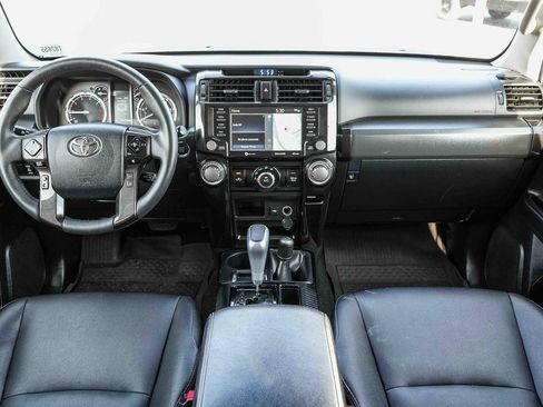 Used 2022 Toyota 4Runner TRD Off-Road Premium AWD/4WD image 15
