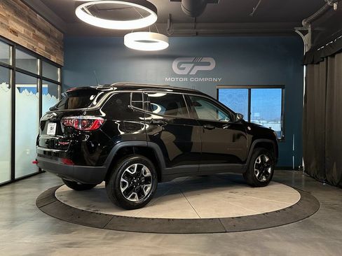Used 2018 Jeep Compass Trailhawk w/ Leather Interior Group AWD/4WD image 3