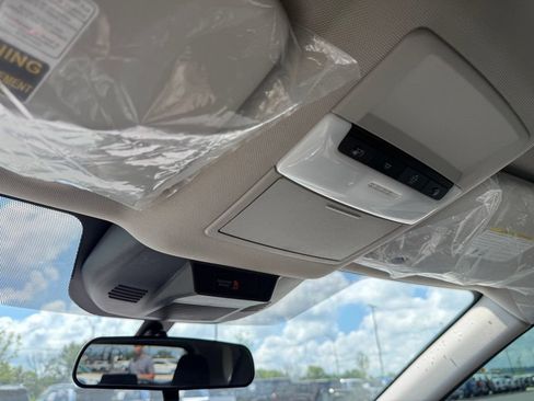 Used 2021 Nissan Rogue S FWD image 21