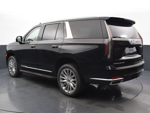Used 2024 Cadillac Escalade Premium Luxury image 3