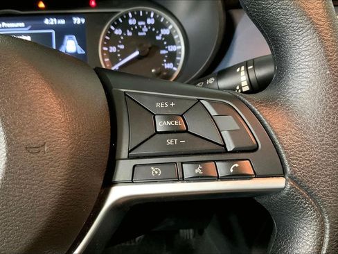 Used 2025 Nissan Versa SV FWD image 12