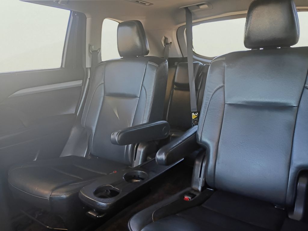 Used 2018 Toyota Highlander XLE AWD/4WD image 15