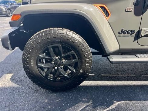 Used 2022 Jeep Gladiator Sport AWD/4WD image 5