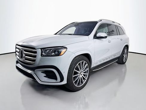 Used 2024 Mercedes-Benz GLS 450 4MATIC image 3