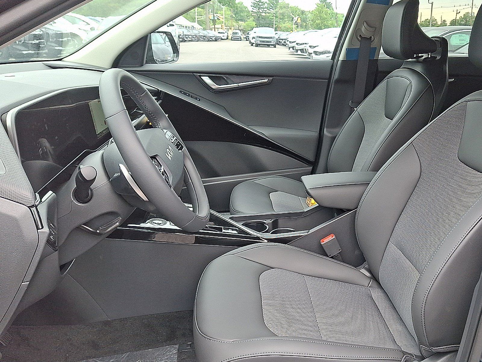 New 2026 Kia Niro Wind w/ Wind Preserve Package FWD image 8