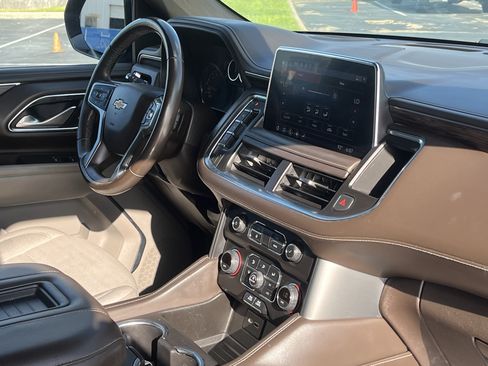 Used 2021 Chevrolet Suburban LS AWD/4WD image 15