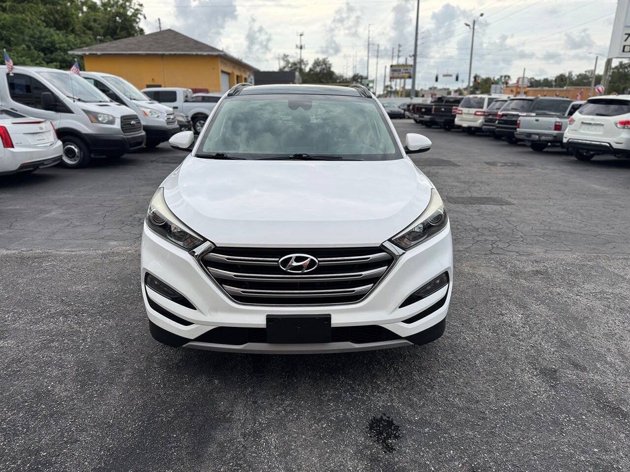 Used 2017 Hyundai Tucson Limited w/ Limited Ultimate Package 03 AWD/4WD image 3