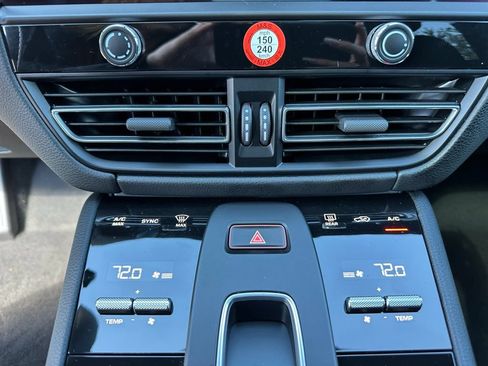 Certified 2026 Porsche Macan AWD/4WD image 25