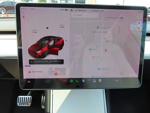 Used 2021 Tesla Model Y Long Range AWD/4WD image 21