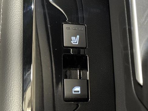 Used 2025 Hyundai Tucson Limited image 35