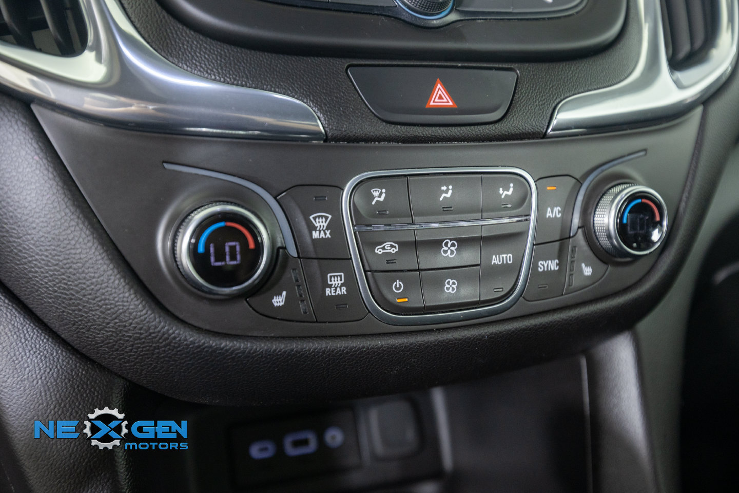 Used 2020 Chevrolet Equinox LT AWD/4WD image 22