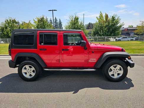 Used 2011 Jeep Wrangler Unlimited Sport AWD/4WD image 6