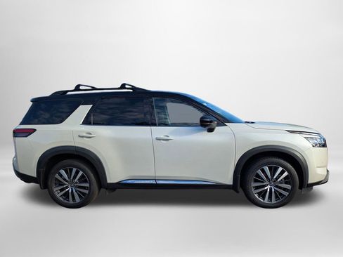 Used 2022 Nissan Pathfinder Platinum AWD/4WD image 3
