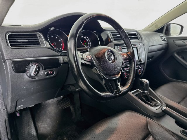 Used 2017 Volkswagen Jetta SEL FWD image 20