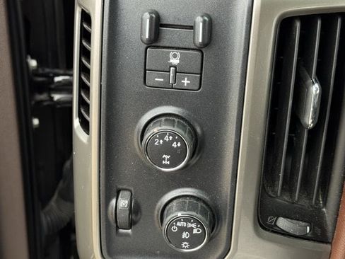 Used 2016 Chevrolet Silverado 2500 High Country w/ Duramax Plus Package image 23