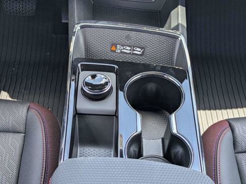 New 2026 Chevrolet Equinox RS w/ Convenience Package III FWD image 22