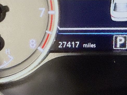 Used 2024 Nissan Sentra SV FWD image 16