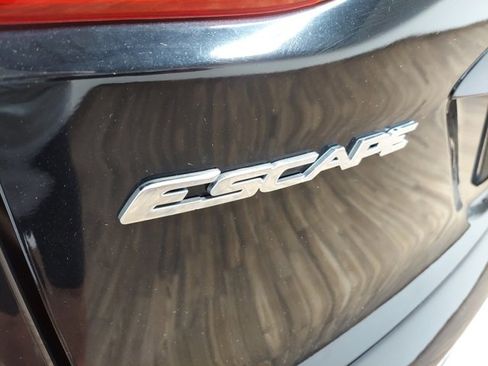Used 2016 Ford Escape SE image 9