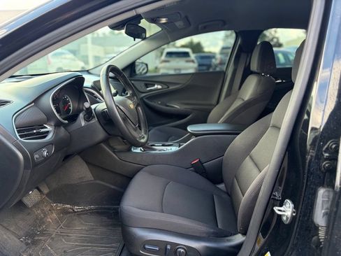 Used 2024 Chevrolet Malibu RS w/ LPO, Floor Liner Package FWD image 18